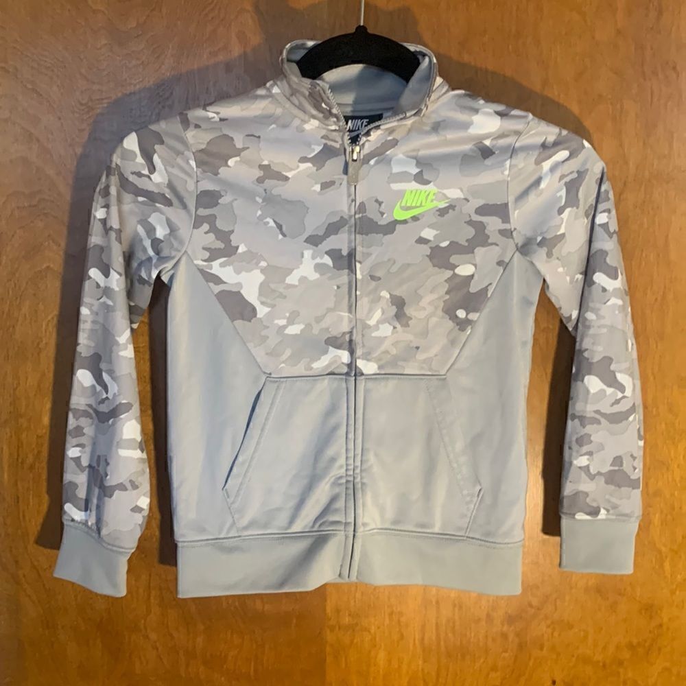 Nike GUC gray/white camo print lightweight zip up sweatshirt Size 6